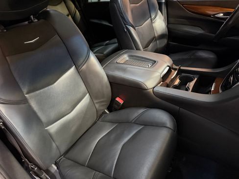 Used 2018 Cadillac Escalade Luxury RWD image 51