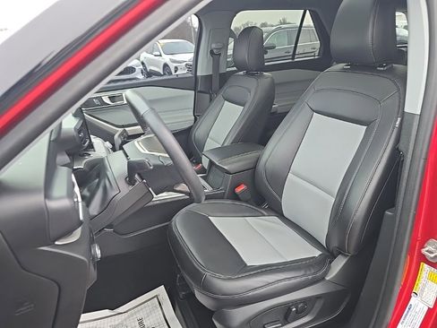 Used 2023 Ford Explorer XLT w/ Equipment Group 202A image 17