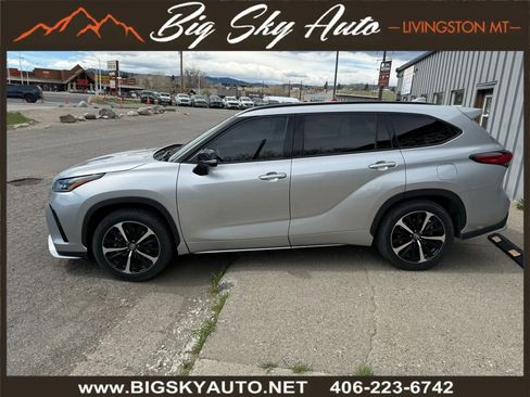 Used 2021 Toyota Highlander XSE AWD/4WD image 4