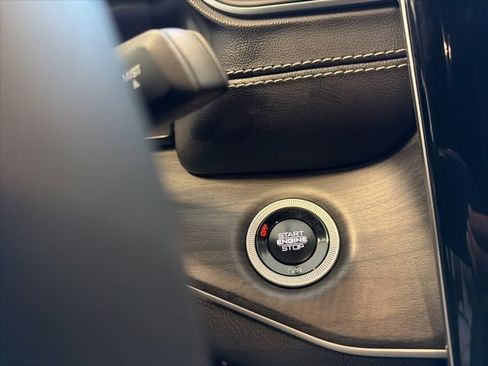 Used 2024 Jeep Grand Cherokee L Limited w/ Black Appearance Package image 23