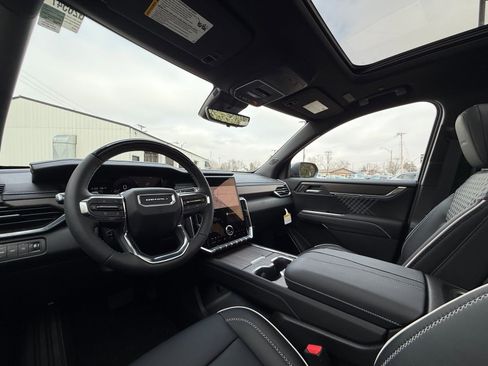 New 2026 GMC Acadia Denali w/ Super Cruise Package AWD/4WD image 19