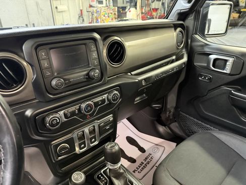 Used 2019 Jeep Wrangler Sport image 27