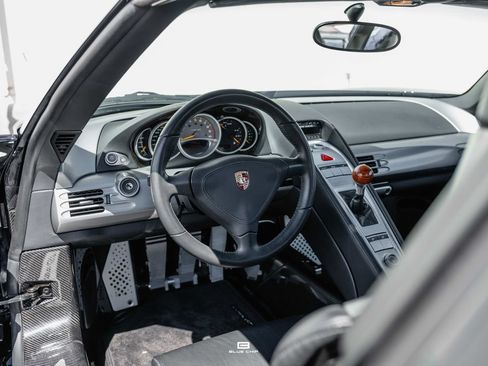 Used 2005 Porsche Carrera GT RWD image 31