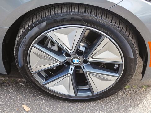 Used 2025 BMW i4 eDrive40 w/ Premium Package image 9