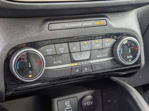Used 2022 Ford Escape SE w/ SE Sport Appearance Package FWD image 17