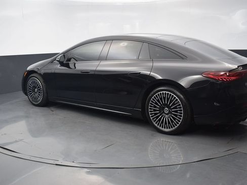 Used 2022 Mercedes-Benz EQS 580 4MATIC Sedan image 4