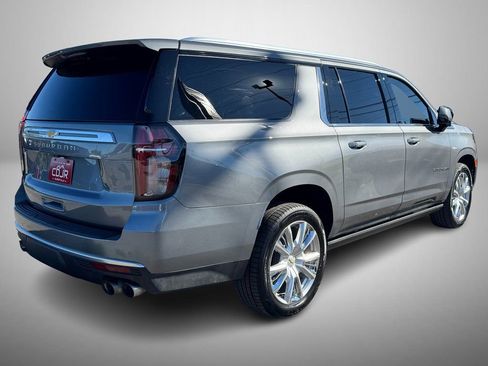 Used 2021 Chevrolet Suburban High Country w/ Premium Package RWD image 3