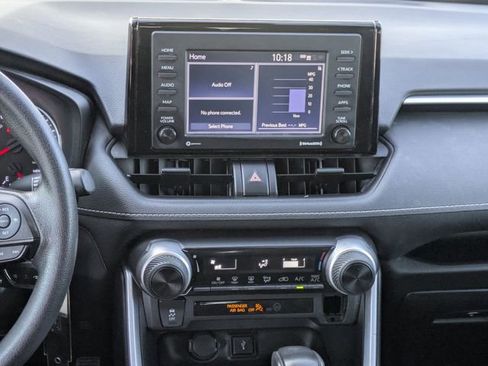 Used 2022 Toyota RAV4 LE image 14