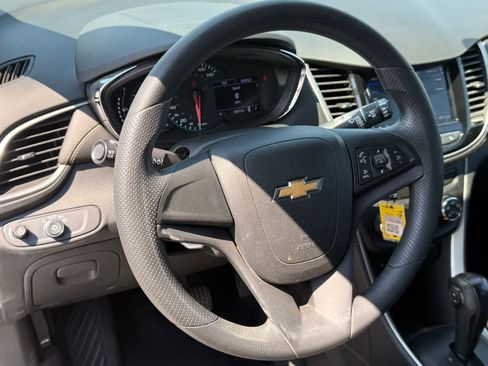 Used 2020 Chevrolet Trax LS FWD image 14