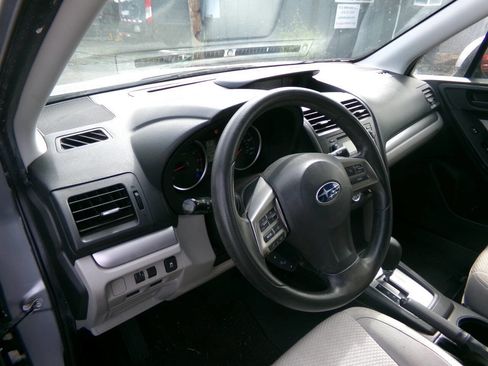 Used 2014 Subaru Forester 2.5i Premium w/ All-Weather Package image 9