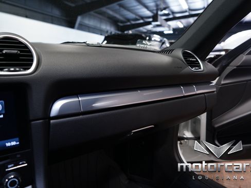 Used 2019 Porsche 718 Cayman RWD image 40