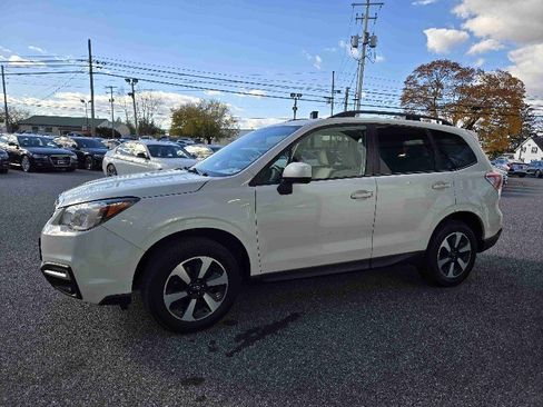 Used 2017 Subaru Forester 2.5i Premium w/ All-Weather Package image 6