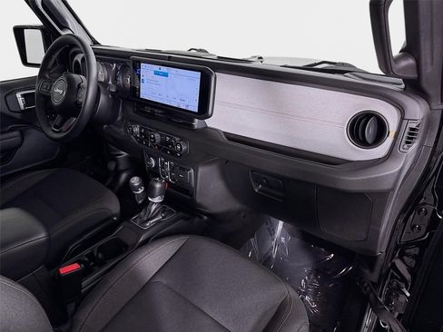 Used 2024 Jeep Wrangler Unlimited Sport AWD/4WD image 27