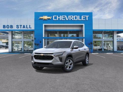 New 2026 Chevrolet Trax LS w/ LS Convenience Package FWD image 8