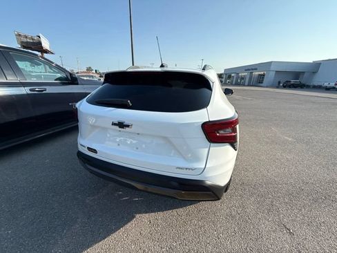 Used 2025 Chevrolet Trax ACTIV w/ Sunroof Package FWD image 9