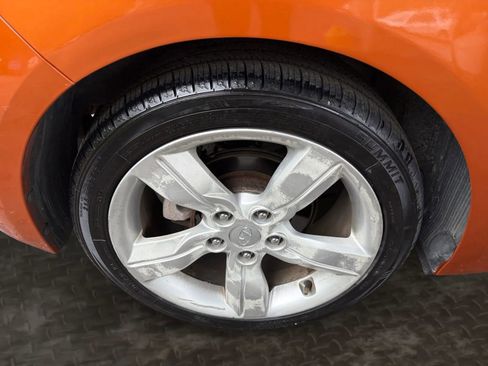 Used 2014 Hyundai Veloster w/ Style Package 02 FWD image 36
