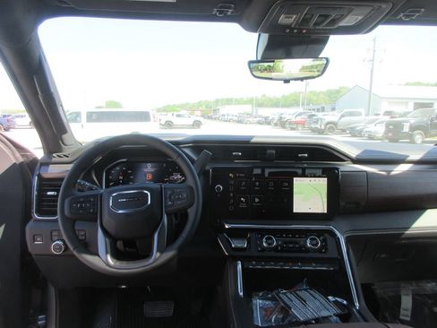 New 2026 GMC Sierra 3500 Denali Ultimate AWD/4WD image 17