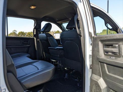 Certified 2022 RAM 2500 Tradesman w/ Chrome Appearance Group image 37