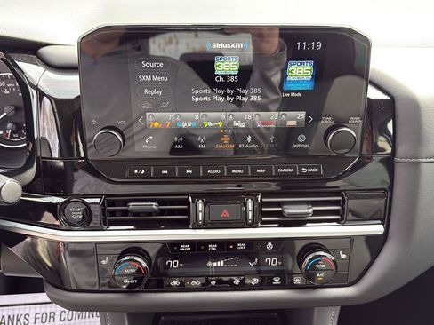 Used 2025 Nissan Pathfinder SL AWD/4WD image 12