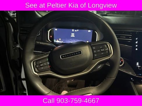 Used 2022 Jeep Wagoneer Series II RWD image 14