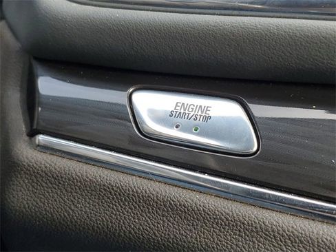 Used 2024 Buick Enclave Premium image 16