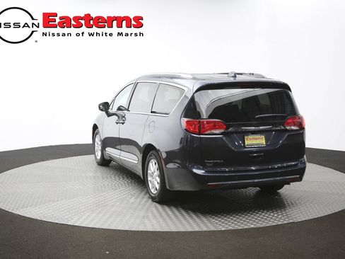 Used 2020 Chrysler Pacifica Touring-L FWD image 67