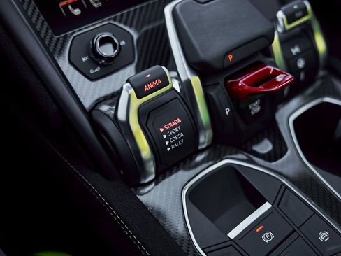 Used 2024 Lamborghini Urus Performante image 75