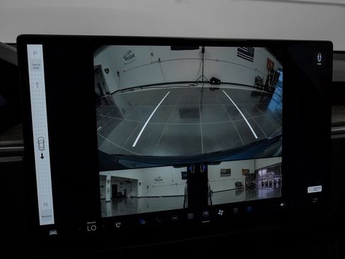 Used 2022 Tesla Model S image 28