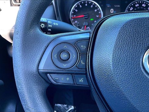 Used 2019 Toyota RAV4 LE image 18