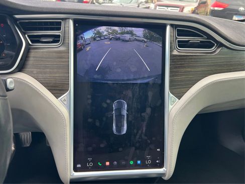 Used 2015 Tesla Model S 70D image 29