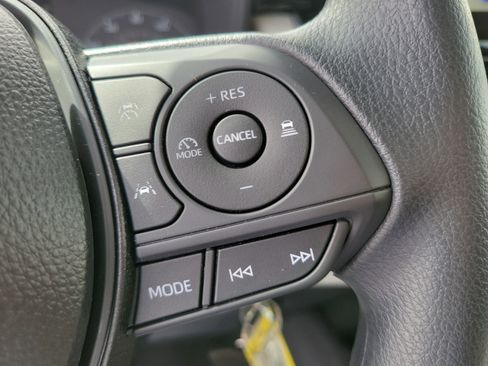 Used 2025 Toyota Corolla LE image 23