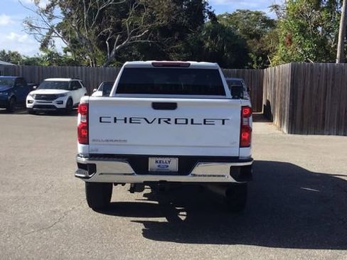 Used 2025 Chevrolet Silverado 2500 LT w/ Convenience Package image 7