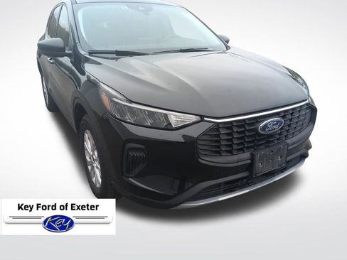 Used 2025 Ford Escape Active AWD/4WD image 2