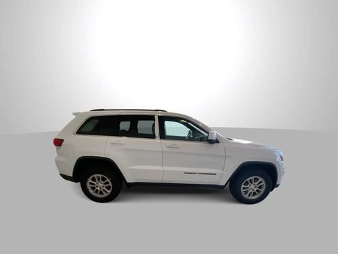 Used 2020 Jeep Grand Cherokee Laredo image 9