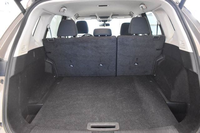 Used 2025 Nissan Rogue SV AWD/4WD image 16