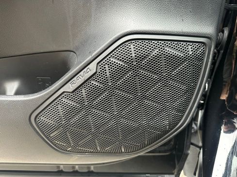 Used 2025 Toyota RAV4 XLE FWD image 28