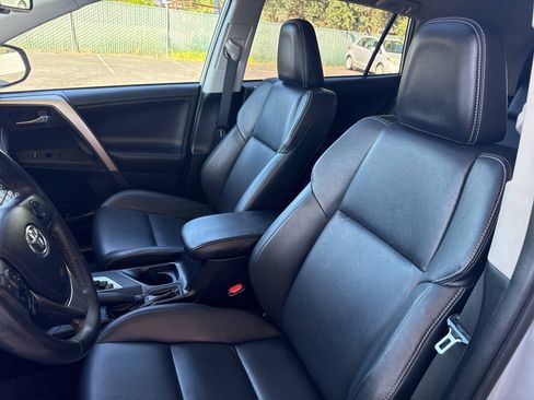 Used 2013 Toyota RAV4 Limited FWD image 13