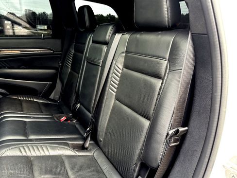 Used 2017 Jeep Grand Cherokee SRT image 13