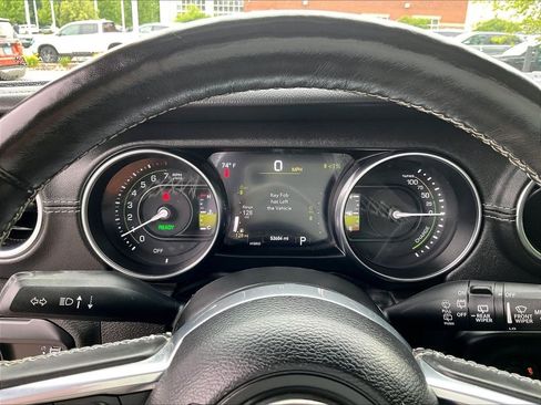 Used 2023 Jeep Wrangler Unlimited Sahara w/ Cold Weather Group AWD/4WD image 24