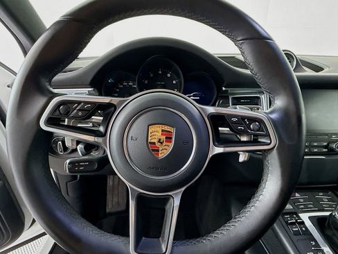 Certified 2018 Porsche Macan AWD/4WD image 12
