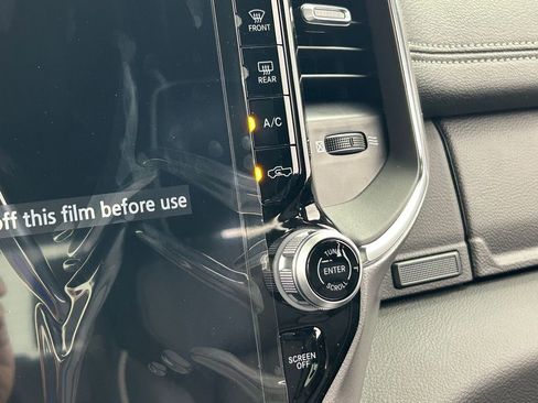 New 2026 RAM 1500 Laramie AWD/4WD image 18