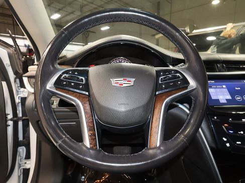 Used 2018 Cadillac XTS Luxury image 10