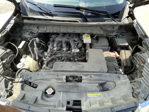 Used 2025 Nissan Pathfinder SV FWD image 44