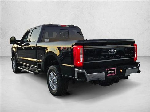 New 2026 Ford F250 XLT w/ FX4 Off-Road Package image 9