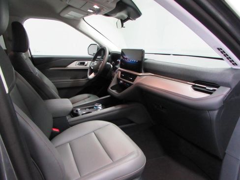 New 2026 Ford Explorer Active w/ Active Comfort Package AWD/4WD image 18