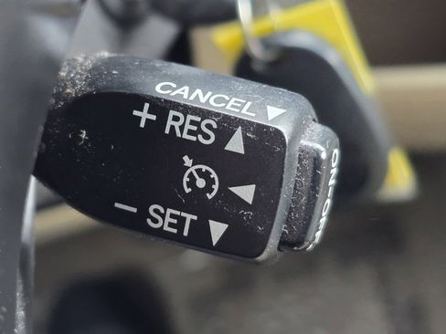 Used 2011 Toyota Tacoma 4x4 Double Cab w/ SR5 Pkg #2 image 9