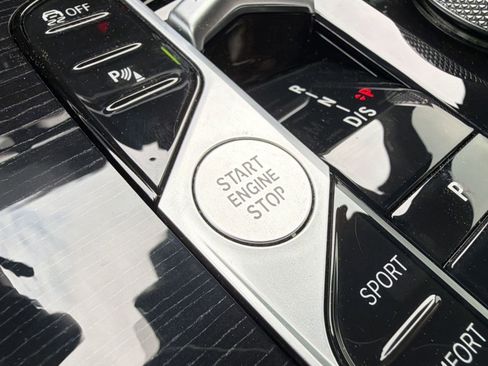 Certified 2023 BMW X7 xDrive40i w/ M Sport Package AWD/4WD image 25