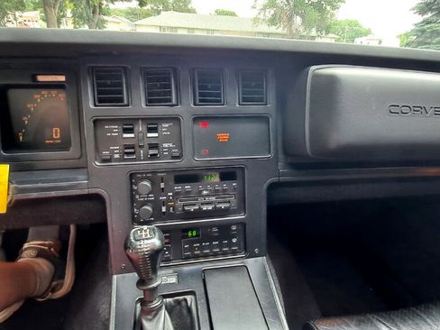 Used 1988 Chevrolet Corvette Coupe image 22