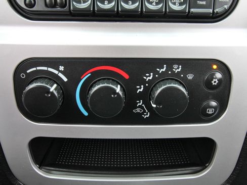 Used 2003 Dodge Ram 2500 Truck SLT image 29