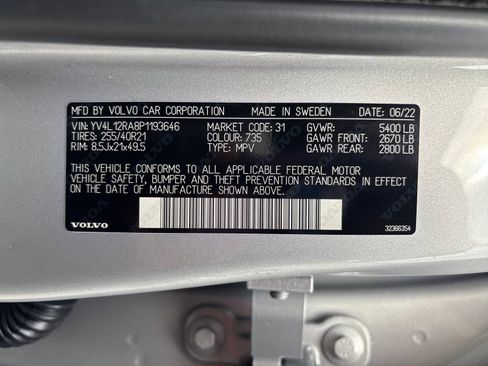 Certified 2023 Volvo XC60 B5 Ultimate w/ Climate Package image 33